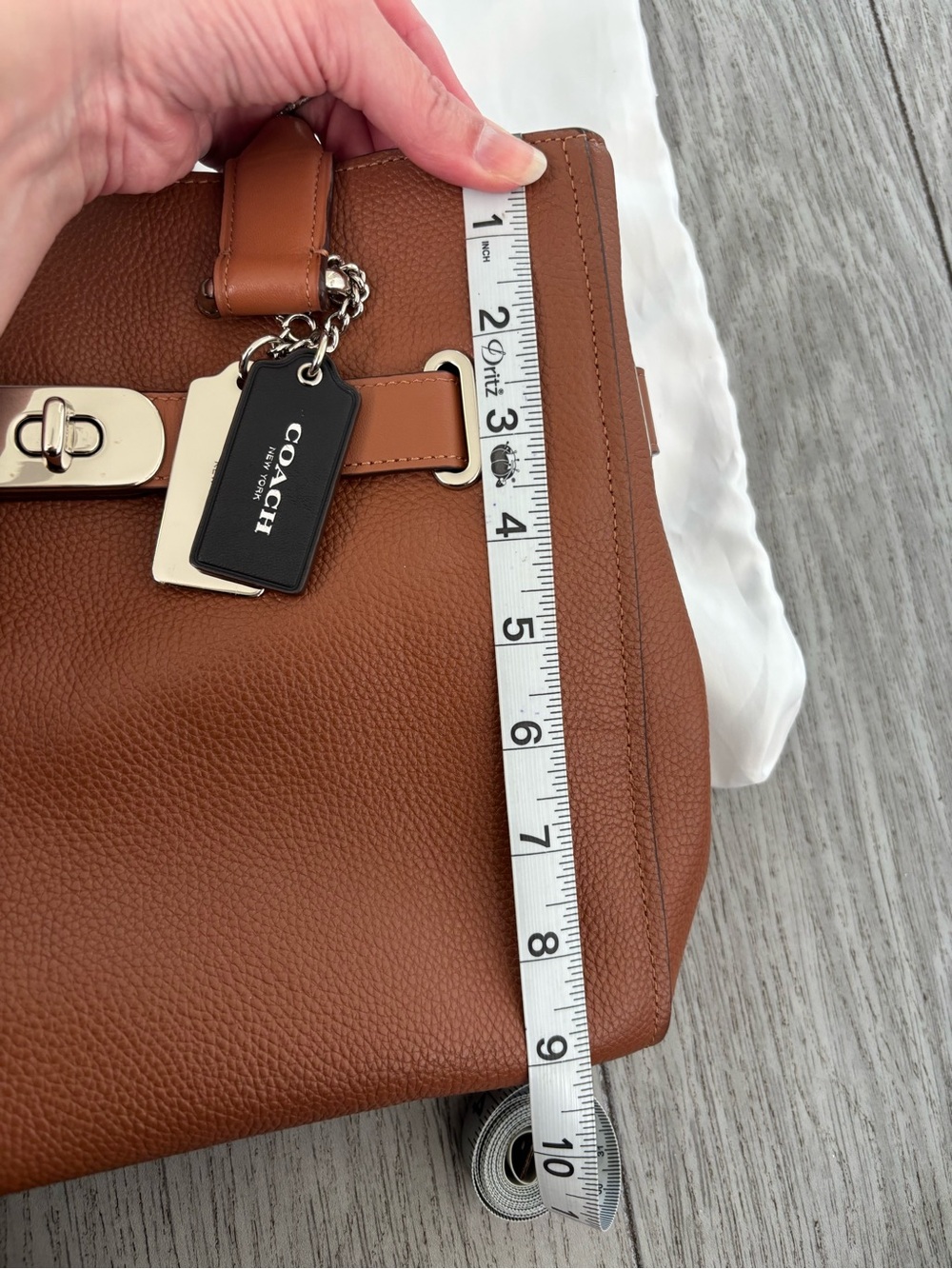 Coach Swagger bag in brown in GORGEOUS condition. Comes w branded dustbag. - Picture 10 of 12